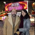 Emmanuelle Cosso et son homme Kad Merad - La fête foraine s'installe au Grand Palais, le 15 décembre 2011.