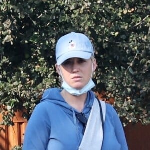 Exclusif - Katy Perry visite avec une amie une propriété en vente pour 4 millions de dollars dans le quartier de Santa Barbara à Los Angeles pendant l'épidémie de coronavirus (Covid-19), le 4 octobre 2020  Exclusive - The pop star is seen for only the second time after giving birth a month ago to a baby girl with O. Bloom. Katy and her real estate friend toured the  million dollar 2 bed, 2 bath beach home as Orlando looked after baby Daisy. 4th october 2020 