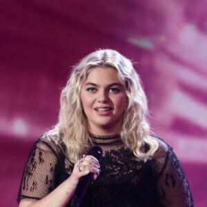 Louane à la 22e édition des NRJ Music Awards à la Seine musicale, le 5 décembre 2020.