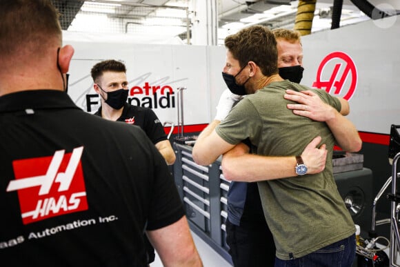 Romain Grosjean, les mains bandées - Formule 1, Grand Prix automobile de Sakhir 2020 le 3 décembre 2020.