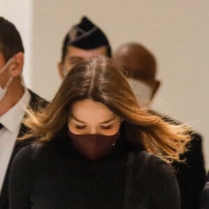 1er jour des plaidoiries de la défense - Nicolas Sarkozy arrive avec sa femme Carla Bruni Sarkozy procès des "écoutes téléphoniques" ( affaire Bismuth) au tribunal de Paris le 9 décembre 2020. © Christophe Clovis / Bestimage 