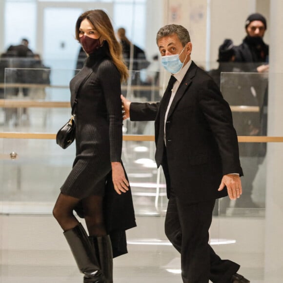 1er jour des plaidoiries de la défense - Nicolas Sarkozy arrive avec sa femme Carla Bruni Sarkozy procès des "écoutes téléphoniques" ( affaire Bismuth) au tribunal de Paris le 9 décembre 2020. © Christophe Clovis / Bestimage 