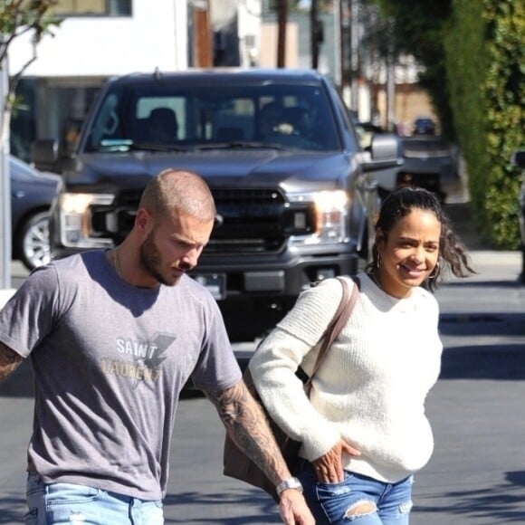 Matt Pokora et sa compagne Christina Milian se baladent avec leur fils Isaiah dans le quartier de West Hollywood à Los Angeles. La petite famille est allée déjeuner chez Fred Segal. Le 11 février 2020 