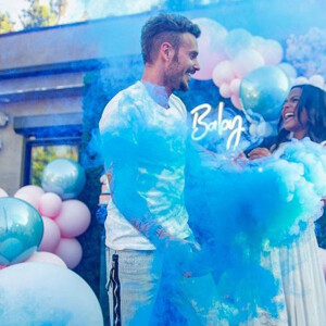 Christina Milian et M. Pokora découvrent que l'enfant qu'ils attendent est un garçon. Baby shower datée de l'automne 2019.