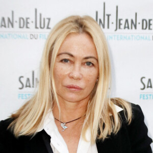 Exclusif - Emmanuelle Béart lors du photocall du film "L'étreinte" au 7e Festival international du film de Saint-Jean-de-Luz le 9 octobre 2020.