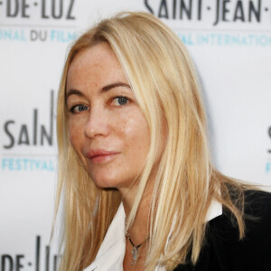 Exclusif - Emmanuelle Béart lors du photocall du film "L'étreinte" au 7e Festival international du film de Saint-Jean-de-Luz le 9 octobre 2020.