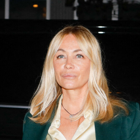 Emmanuelle Béart - Arrivées au défilé de mode prêt-à-porter printemps-été 2021 "AMI Alexandre Mattiussi" sur le Pont de Sully à Paris. Le 3 octobre 2020. © Veeren Ramsamy-Christophe Clovis / Bestimage