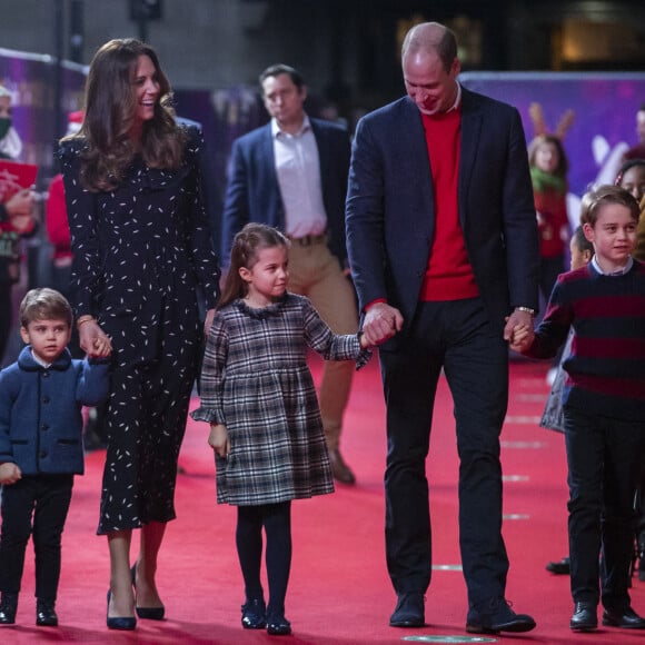 Prince William, Kate Middleton et leurs enfants sur le tapis rouge du London's Palladium Theatre. 11 décembre 2020