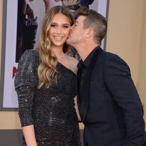 Robin Thicke et sa fiancée April Love Geary à la première de Once Upon a Time in Hollywood à Los Angeles, le 22 juillet 2019