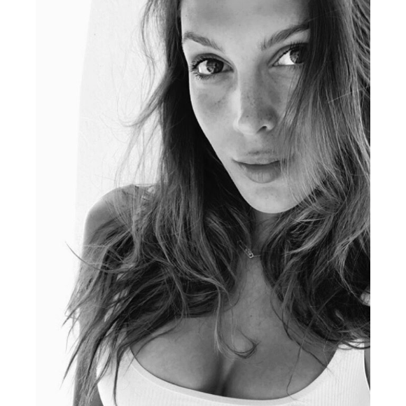 Iris Mittenaere sans maquillage le 2 juillet 2018.