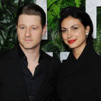 Morena Baccarin (Gotham) enceinte de son 3e enfant, elle dévoile son baby bump par surprise