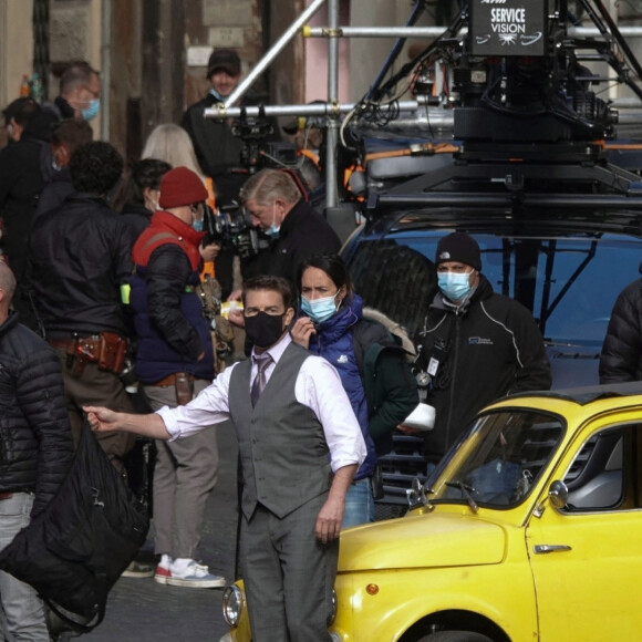 Tom Cruise sur le tournage du film "Mission Impossible 7" à Rome, le 24 novembre 2020.