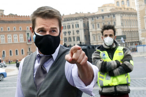 Tom Cruise et Hayley Atwell ont réalisé une scène de course poursuite en voiture sur le tournage du film "Mission Impossible 7" dans les rues de Rome. Le 29 novembre 2020