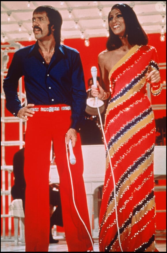 Archives - Sonny Bono et la chanteuse Cher sur le tournage du film "Sonny & Me" en 1990.