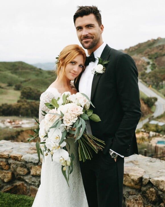 L'actrice américaine Brittany Snow s'est mariée à l'agent immobilier Tyler Stanaland le 14 mars 2020, lors d'une cérémonie pluvieuse (mais heureuse) à Malibu.