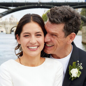 Marc Lavoine et la romancière Line Papin se sont mariés à Paris, le 25 juillet 2020, après deux ans de relation amoureuse.