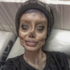 Sahar Tabar, une jeune fan iranienne, fait tout pour ressembler à Angelina Jolie. Selon la presse, elle aurait subi jusqu'à 50 opérations de chirurgie esthétique. Novembre 2017.