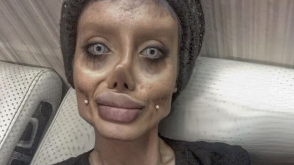 Angelina Jolie : Son sosie zombie sort de prison et affiche son vrai visage