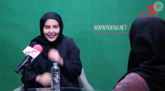 Sahar Tabar en interview pour la télévision iranienne au lendemain de sa sortie de prison. La jeune femme de 19 ans été emprisonnée en octobre 2019 suite à de nombreuses plaintes du public au gouvernement. C'est la première fois qu'elle dévoile son "vrai visage".