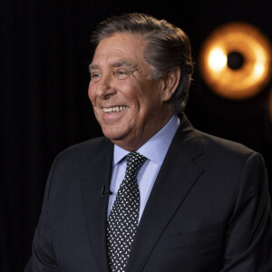 Exclusif - Jean-Pierre Foucault - Backstage de l'enregistrement de l'émission "La Chanson secrète 4", qui sera diffusée le 4 janvier 2020 sur TF1, à Paris. Le 17 décembre 2019 © Gaffiot-Perusseau / Bestimage