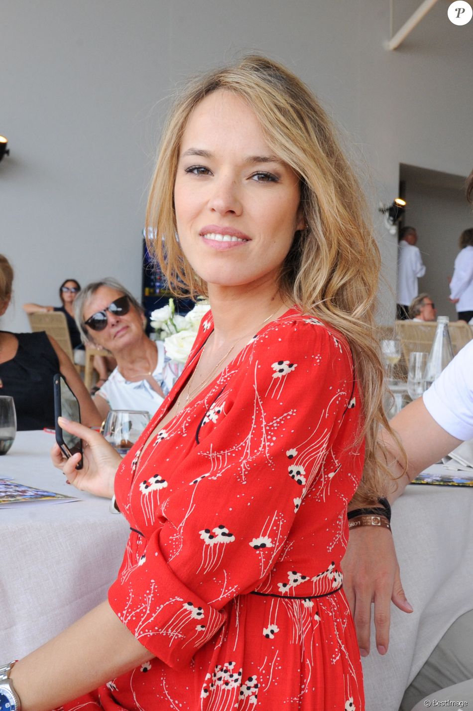 Info - Elodie Fontan est maman d'un petit garçon prénommé Raphaël - Exclusif - Elodie Fontan (Marraine du LGCT - LPEJ 2019) - People dans la tente VIP - Longines Paris Eiffel Jumping au Champ de Mars à Paris, le , le 7 juillet 2019.
