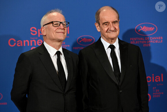 Thierry Frémaux, le délégué général du Festival de Cannes, et Pierre Lescure, le président du Festival de Cannes, durant la soirée d'ouverture du Special Cannes Film Festival 2020 au Palais des Festivals à Cannes, le 27 octobre 2020. Ce Festival se déroule du 27 au 29 octobre 2020 avec des conditions sanitaires exceptionnelles liées à la pandémie de Coronavirus (Covid-19). © Bruno Bebert/Bestimage 