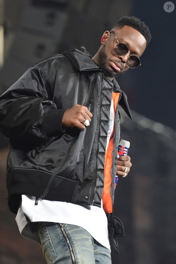 Dadju en première partie du concert de Maitre Gims au Stade de France à Saint-Denis le 28 septembre 2019. © Giancarlo Gorassini / Bestimage