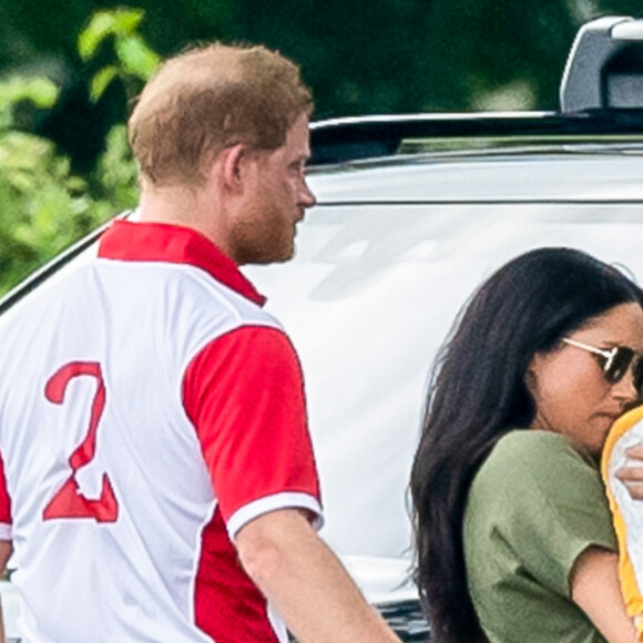 Meghan Markle, duchesse de Sussex et son fils Archie Harrison Mountbatten-Windsor lors d'un match de polo de bienfaisance King Power Royal Charity Polo Day à Wokinghan, comté de Berkshire, Royaume Uni, le 10 juillet 2019. 