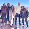 Corey Gamble, Kris Jenner, Kendall Jenner, Khloé Kardashian, Kourtney Kardashian, Scott Disick et Kim Kardashian en vacances juste avant Noël. Décembre 2020.