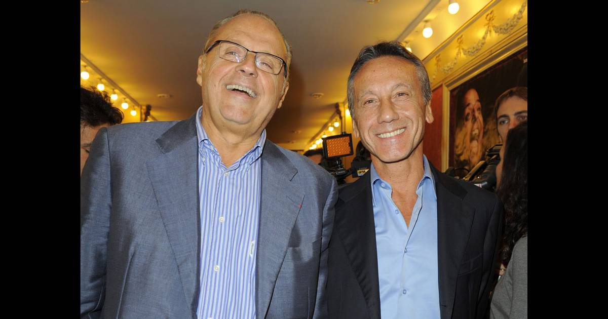 Gérard Louvin et Daniel Moine lors du spectacle au théâtre Déjazet de Gregory Charles à Paris le ...