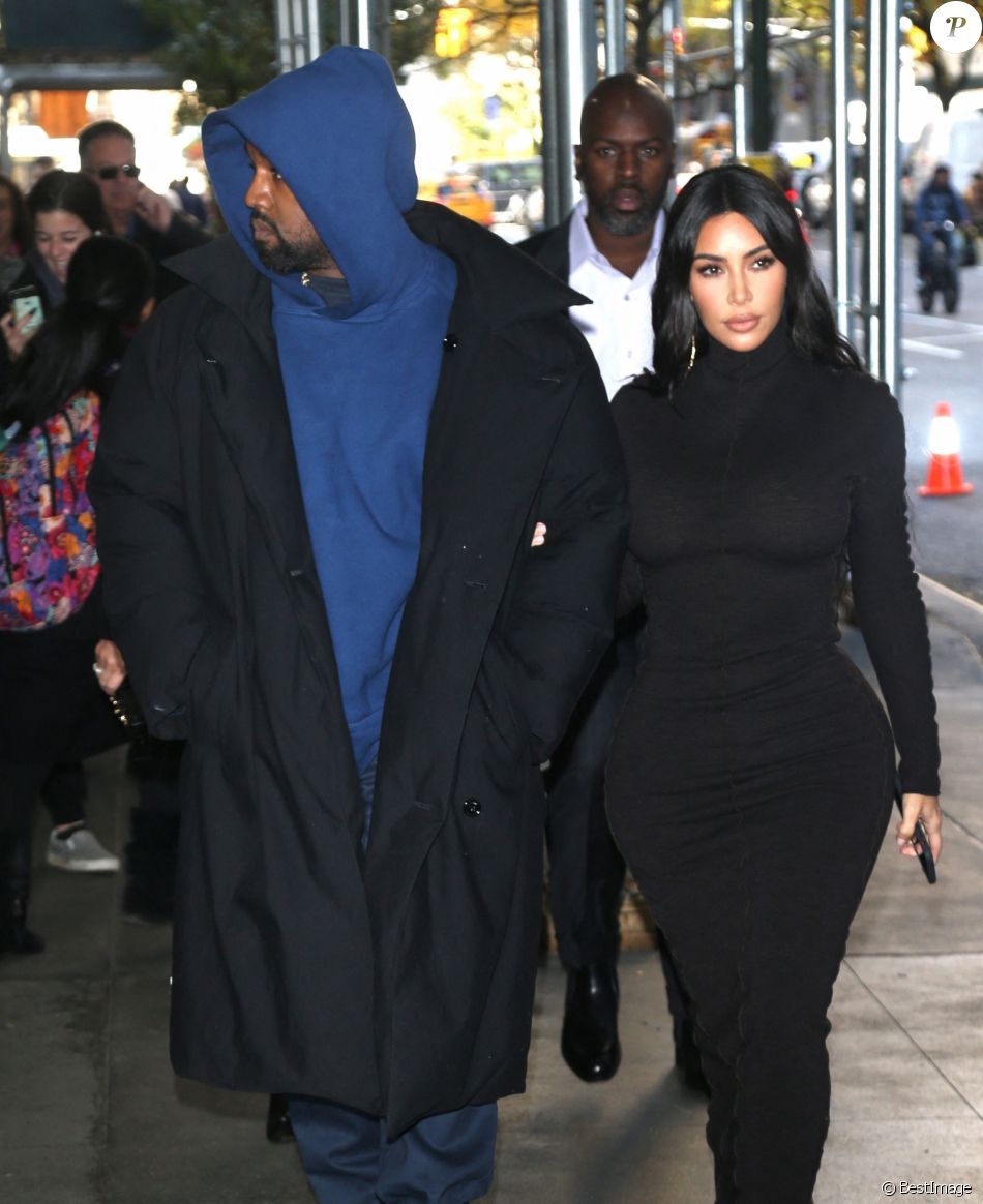 Kim Kardashian et son mari Kanye West se baladent dans les rues de New York, le 6 novembre 2019.