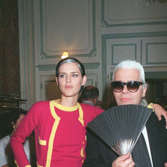 Karl Lagerfeld et Stella Tennant à Paris en 1996.