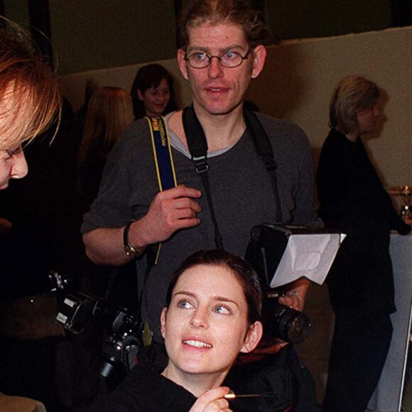 Stella McCartney et Stella Tennant en coulisses du défilé Chloé automne-hiver 1999-2000.
