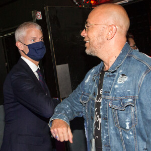 Exclusif - Franck Riester (ministre de la culture) et Pascal Obispo - Backstage - Direct de l'émission "Tous ensemble pour la musique" pour la fête de la musique 2020 à l'AccorHotels Arena à Paris le 19 juin 2020. © Cyril Moreau / Veeren Ramsamy / Bestimage