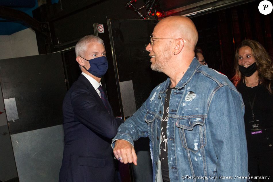 Exclusif - Franck Riester (ministre de la culture) et Pascal Obispo - Backstage - Direct de l'émission "Tous ensemble pour la musique" pour la fête de la musique 2020 à l'AccorHotels Arena à Paris le 19 juin 2020. © Cyril Moreau / Veeren Ramsamy / Bestimage