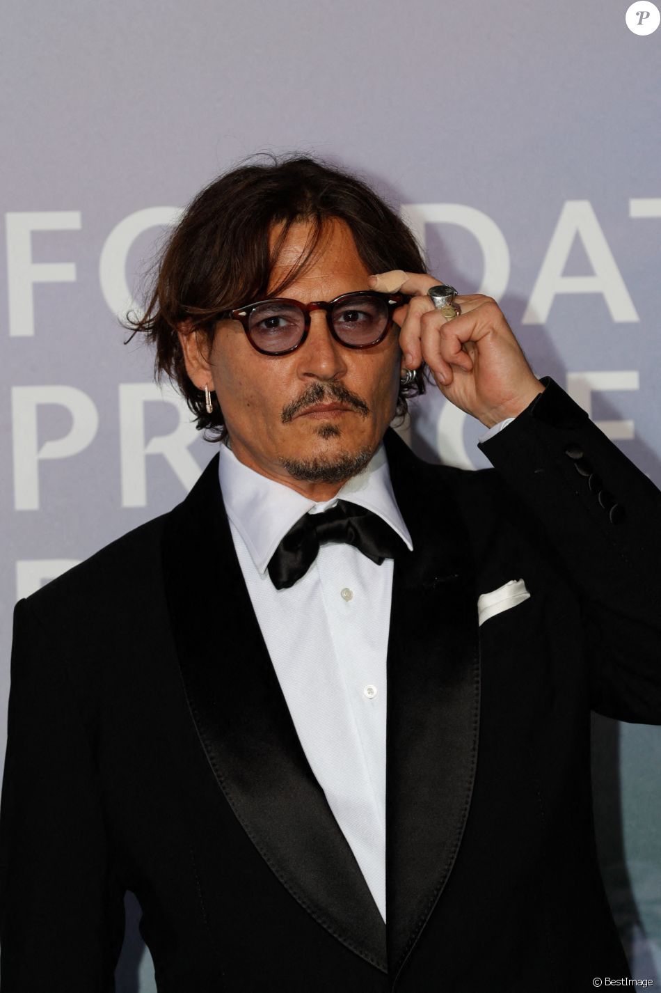 Johnny Depp lors du photocall du gala "Monte-Carlo Gala for Planetary Health" organisé par la Fondation Prince Albert II de Monaco le 24 septembre 2020. © Claudia Albuquerque / Bestimage