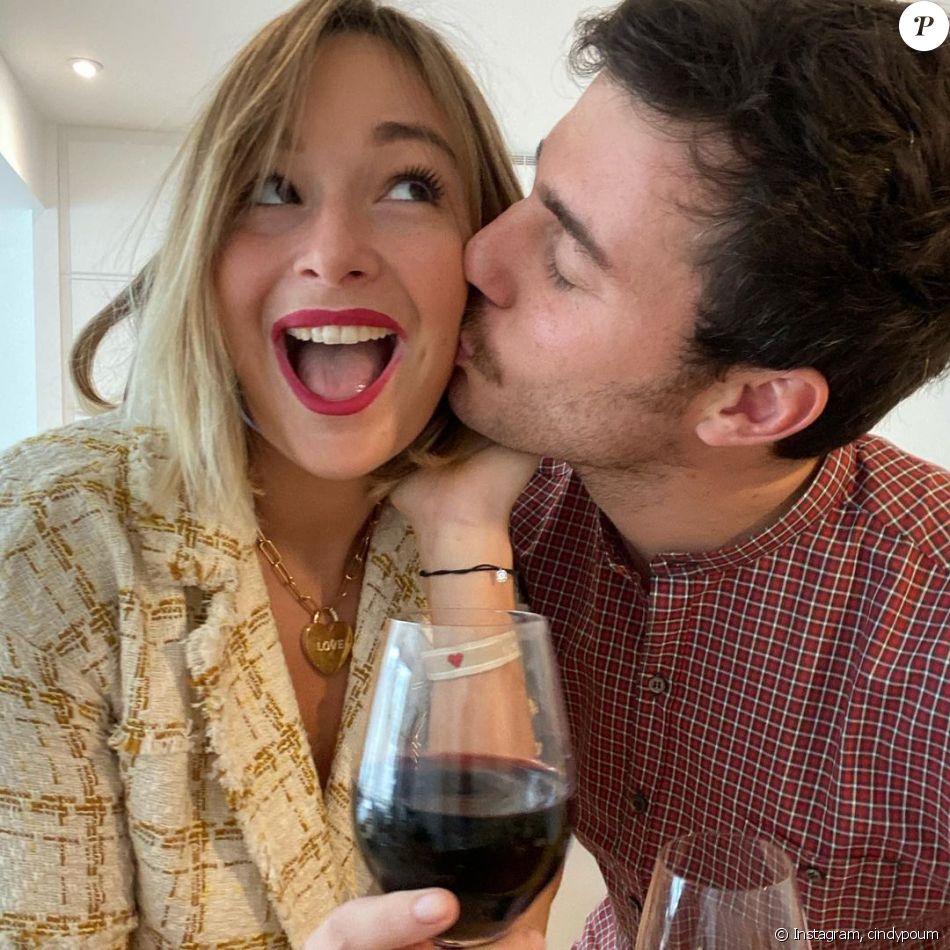 Cindy de "Koh-Lanta" et "Mamans & Célèbres" et son mari Thomas en rendez-vous amoureux, dimanche 15 novembre 2020