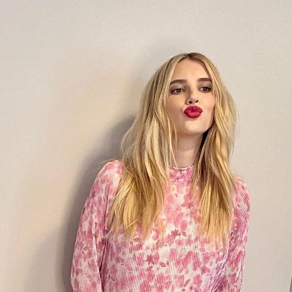 Emma Roberts enceinte, sur Instagram en octobre 2020.