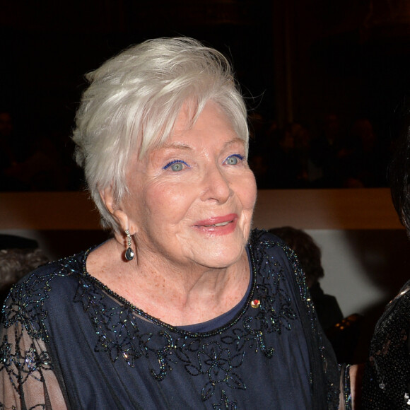 Line Renaud, Nana Mouskouri - Front row du défilé de mode Haute-Couture printemps-été 2020 "Jean-Paul Gaultier" au théâtre du Châtelet à Paris. Le 22 janvier 2020. © Christophe Clovis - Veeren Ramsamy / Bestimage