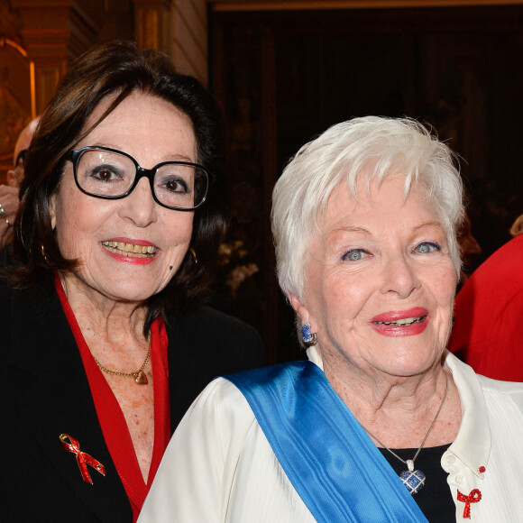 Exclusif - Nana Mouskouri et Line Renaud lors de l'élévation de Line Renaud au rang de grand-croix de l'ordre national du Mérite, au Palais de l'Elysée à Paris, le 23 mars 2017. © Guirec Coadic/Bestimage