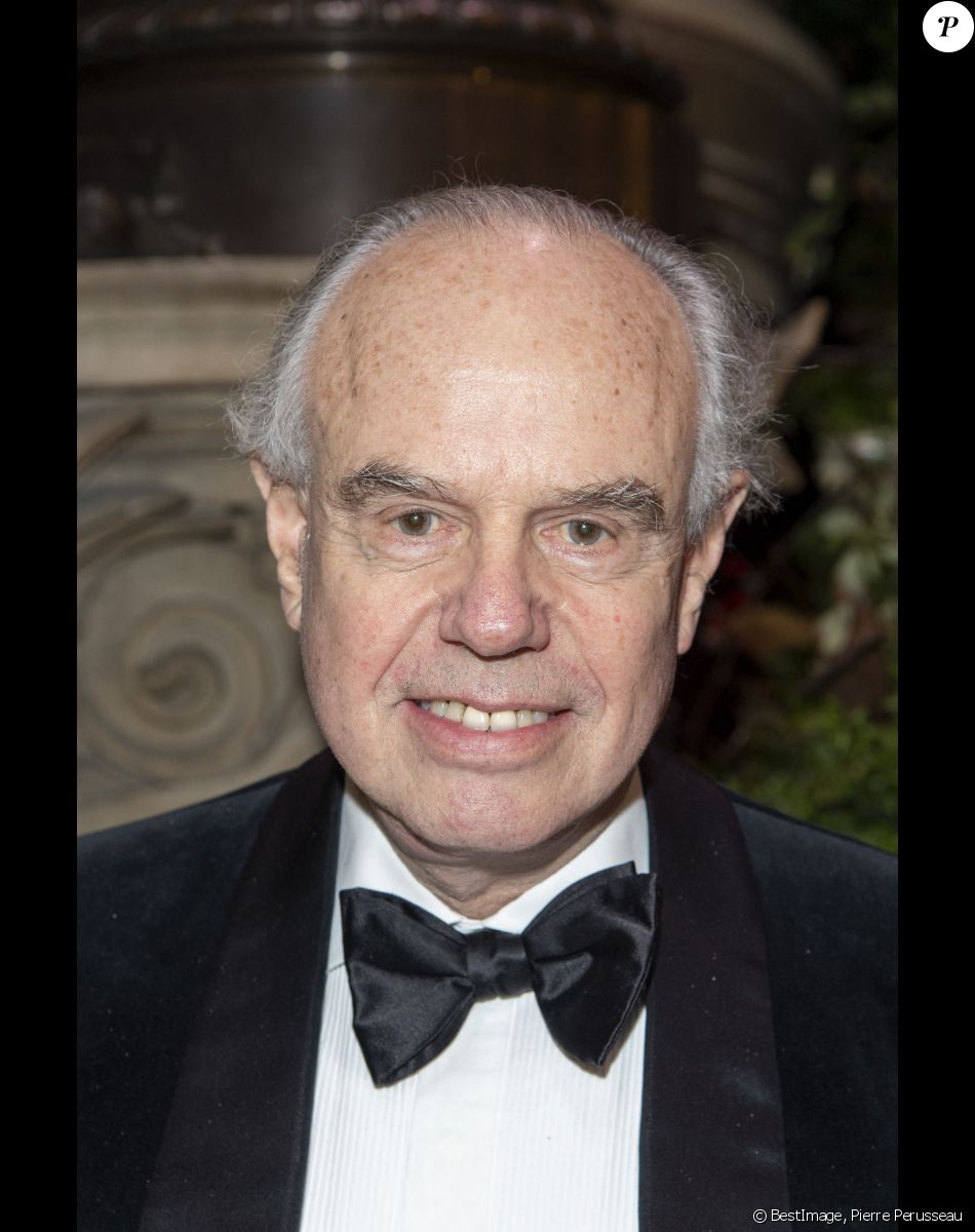 Frédéric Mitterrand - Dîner du 40ème Gala de Charité AROP (Association pour le Rayonnement de l'Opéra de Paris) à l'Opera Garnier à Paris le 27 février 2020. © Pierre Perusseau/Bestimage