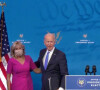 Joe Biden et sa femme Jill lors d'un discours sur la certification du vote des collèges électoraux au Queen Theatre de Wilmington. Le 14 décembre 2020 