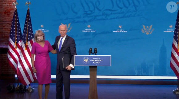 Joe Biden et sa femme Jill lors d'un discours sur la certification du vote des collèges électoraux au Queen Theatre de Wilmington. Le 14 décembre 2020 