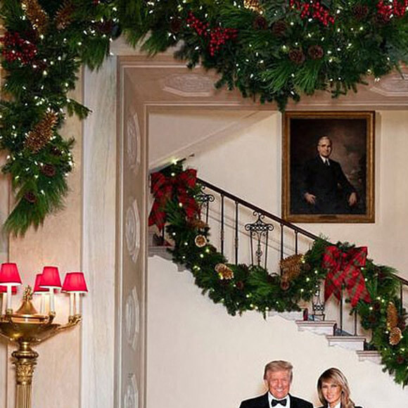 Photo officielle de la Maison Blanche pour Noël avec Donald et Melania Trump