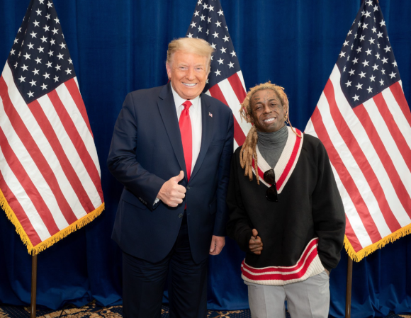 Lil Wayne prend la pose avec le candidat sortant, Donald Trump et s'attire des problèmes : sa copine l'a quitté pour son soutien publique au candidat républicain.