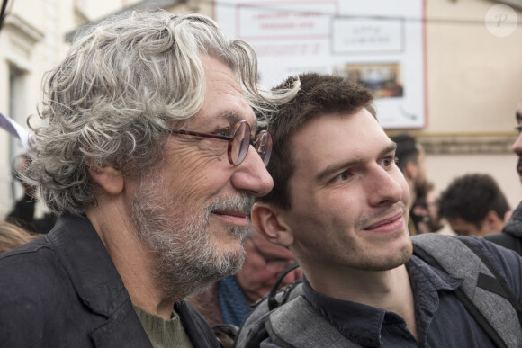 Alain Chabat - Sortie de l'usine Lumière à Lyon après la remise du prix Lumière 2019 à Francis Ford Coppola. Le 19 octobre 2019. © Sandrine Thesillat / Panoramic / Bestimage