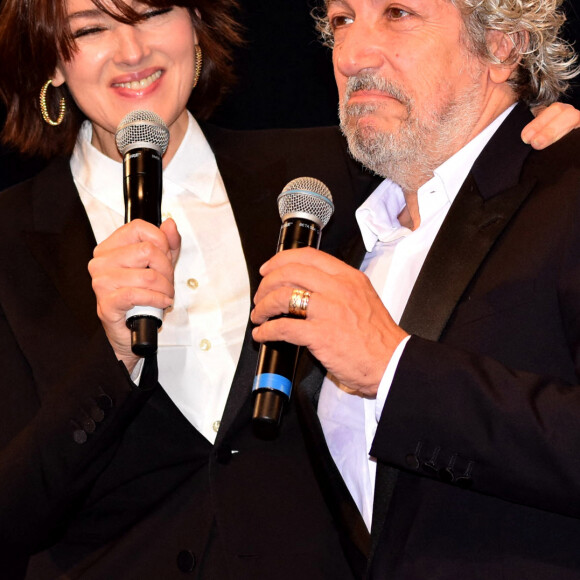 Monica Bellucci et Alain Chabat - Soirée "Fête à Chabat" et projection du film "Astérix et Obelix : Mission Cléopâtre" à la Halle Tony Garnier lors du Festival Lumière à Lyon. Le 17 octobre 2019. © Romain Doucelin / Bestimage