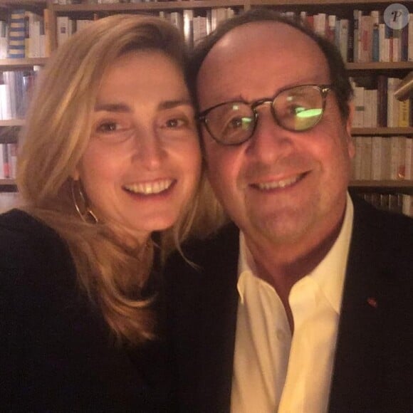 Julie Gayet et François Hollande, rare selfie à deux sur Instagram, novembre 2020.