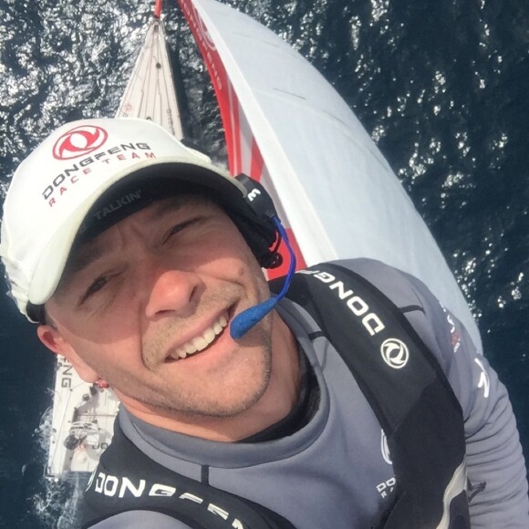 Le skippeur Kevin Escoffier prend un selfie sur Instagram.