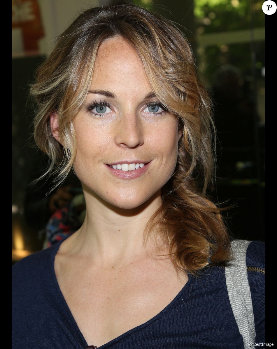 Exclusif - Aurélie Vaneck arrive à l'enregistrement TV de 'Vivement Dimanche' au Studio Gabriel à Paris.